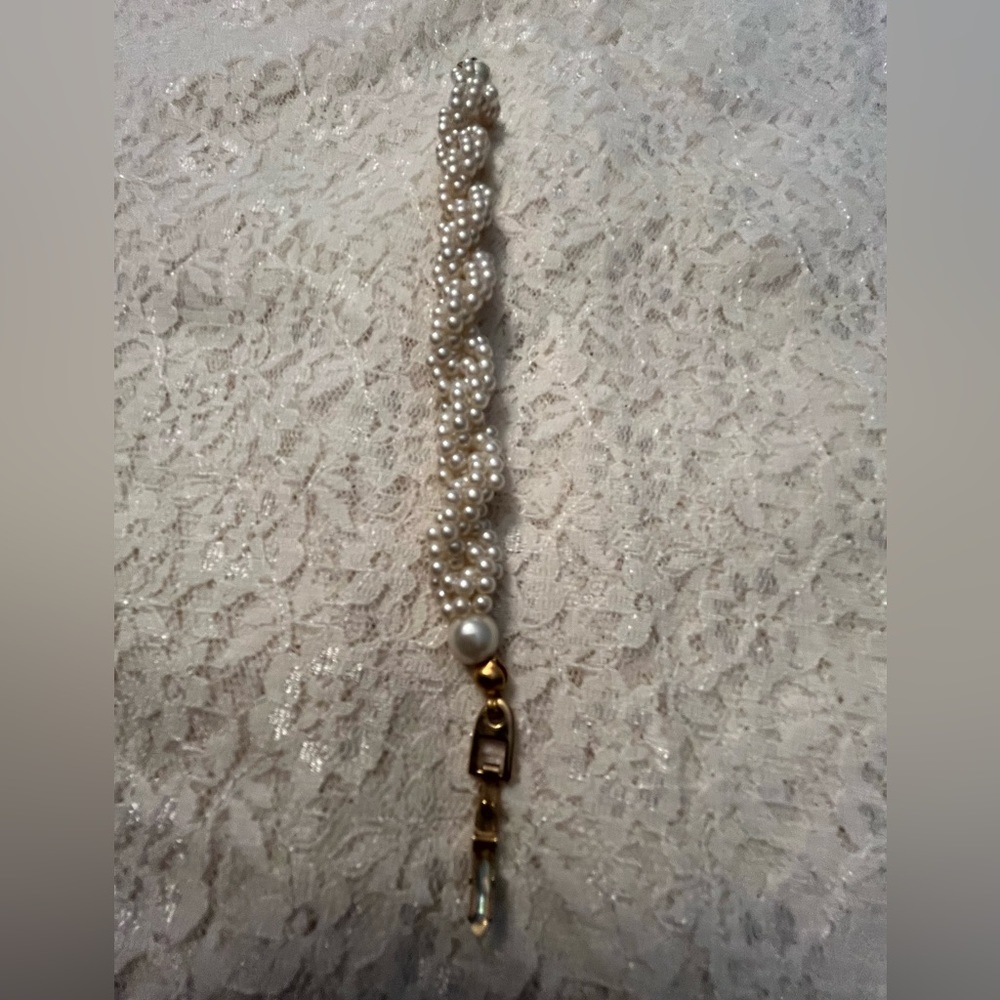 Napier/vintage faux pearl twisted 3 strand bracelet, 7” - Picture 3 of 3